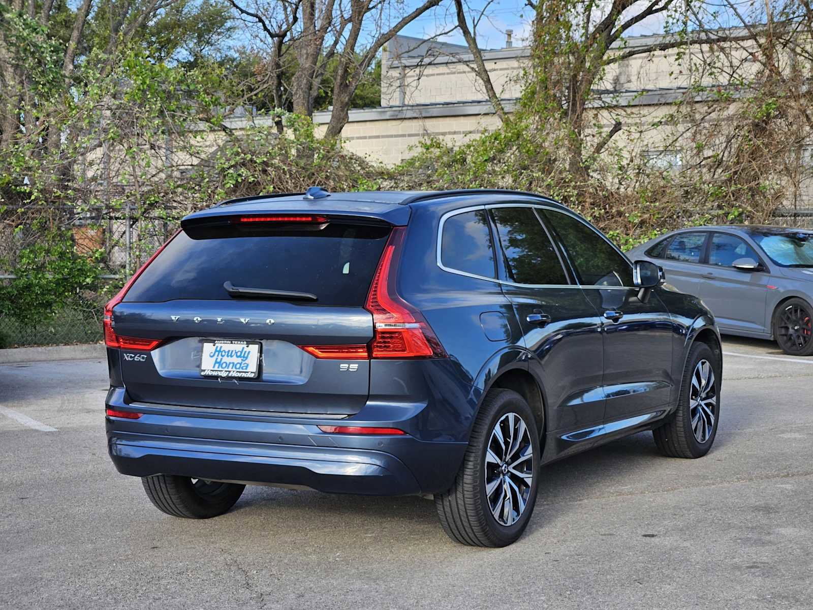 Used 2023 Volvo XC60 B5 Core w/ Climate Package image 6