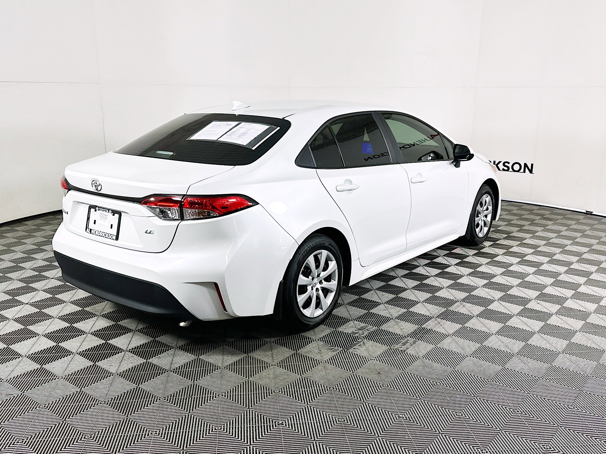 Used 2025 Toyota Corolla LE image 3