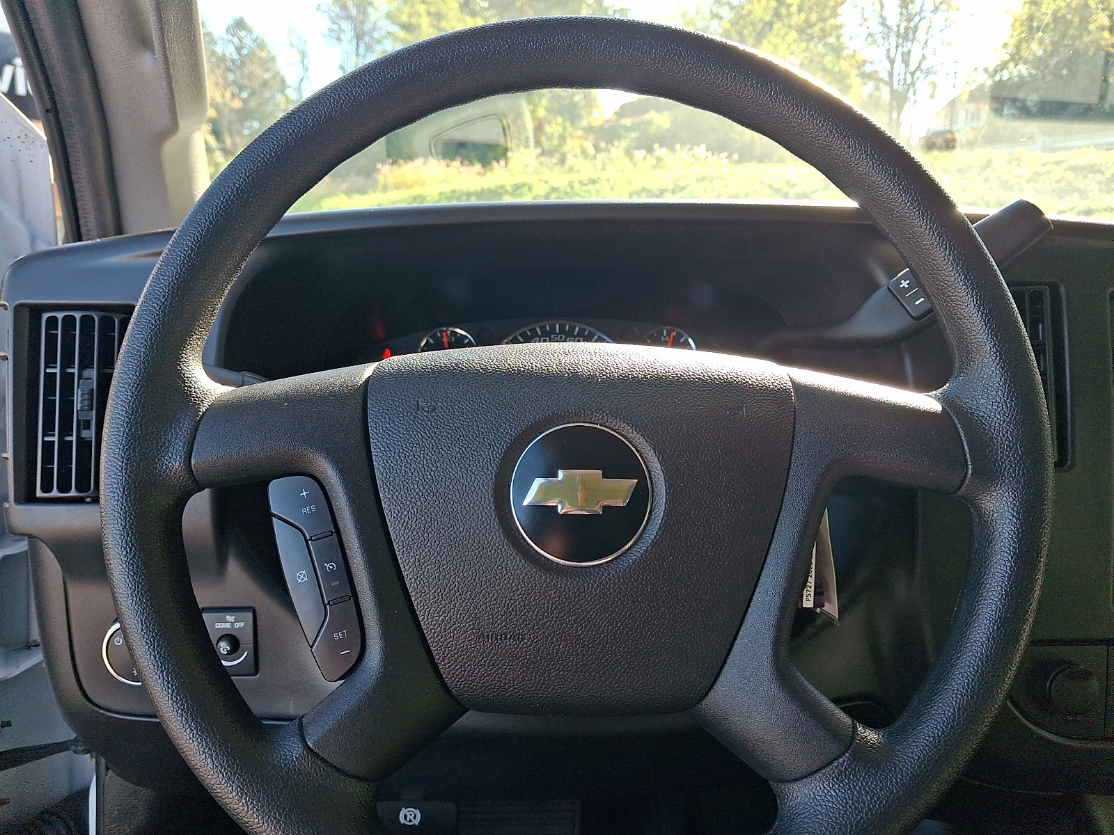 Used 2025 Chevrolet Express 3500 LT w/ LT Preferred Equipment Group RWD image 17