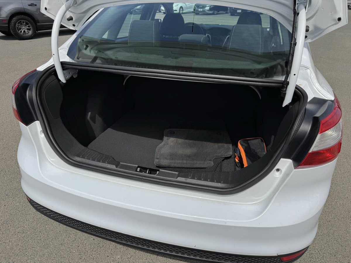 Used 2013 Ford Focus SE FWD image 17