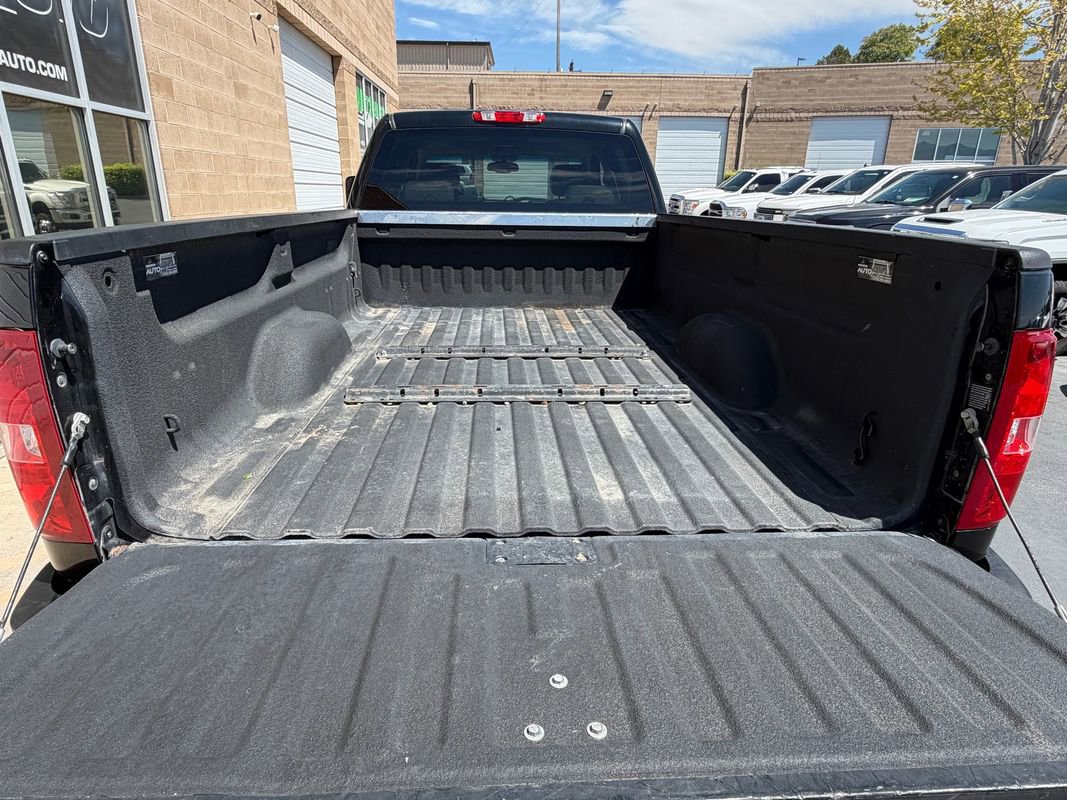 Used 2010 GMC Sierra 3500 SLT AWD/4WD image 23