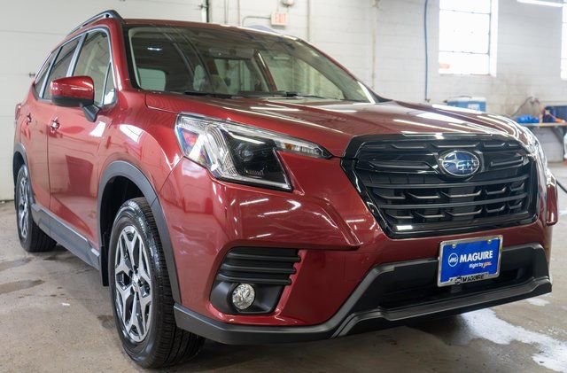 Used 2023 Subaru Forester Premium AWD/4WD image 3