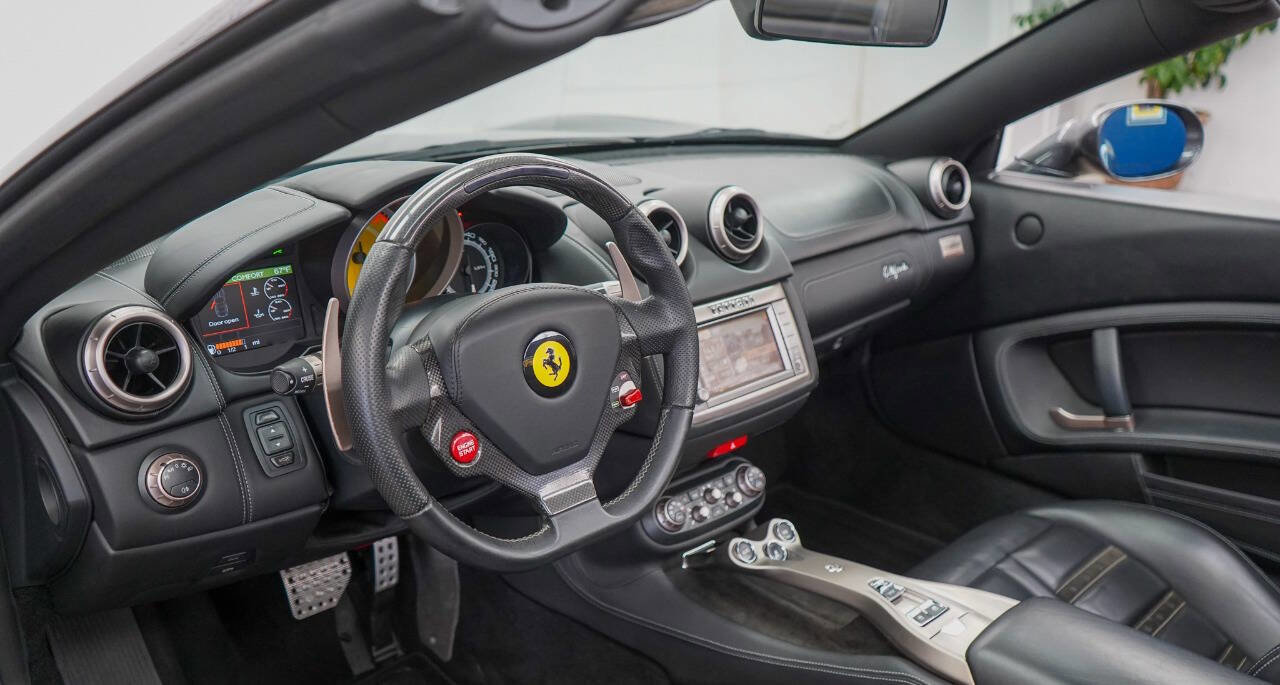 Used 2011 Ferrari California Base 2dr Convertible image 72