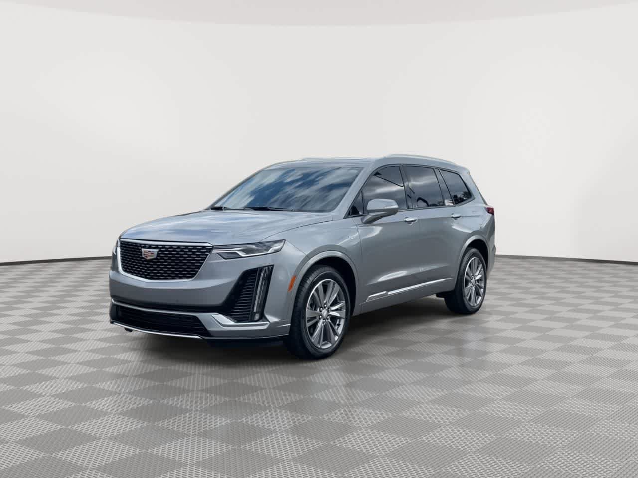 Certified 2025 Cadillac XT6 Premium Luxury AWD/4WD image 4