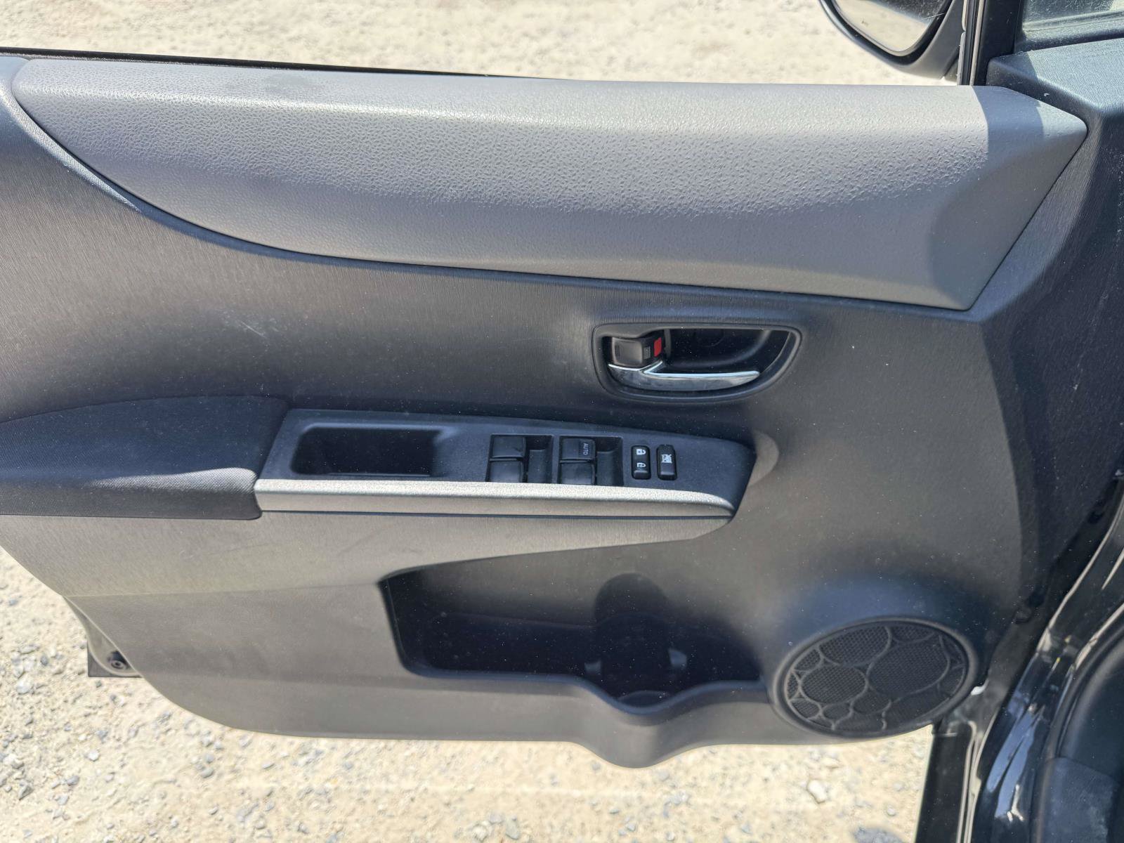 Used 2012 Toyota Yaris SE FWD image 13