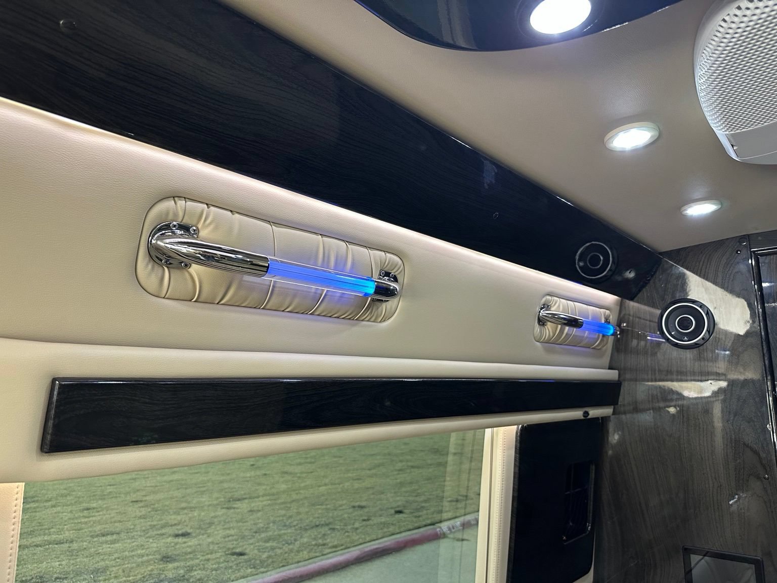Used 2022 Mercedes-Benz Sprinter 3500 w/ Parking Package image 28
