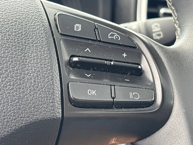 Used 2025 Hyundai Venue SEL FWD image 18