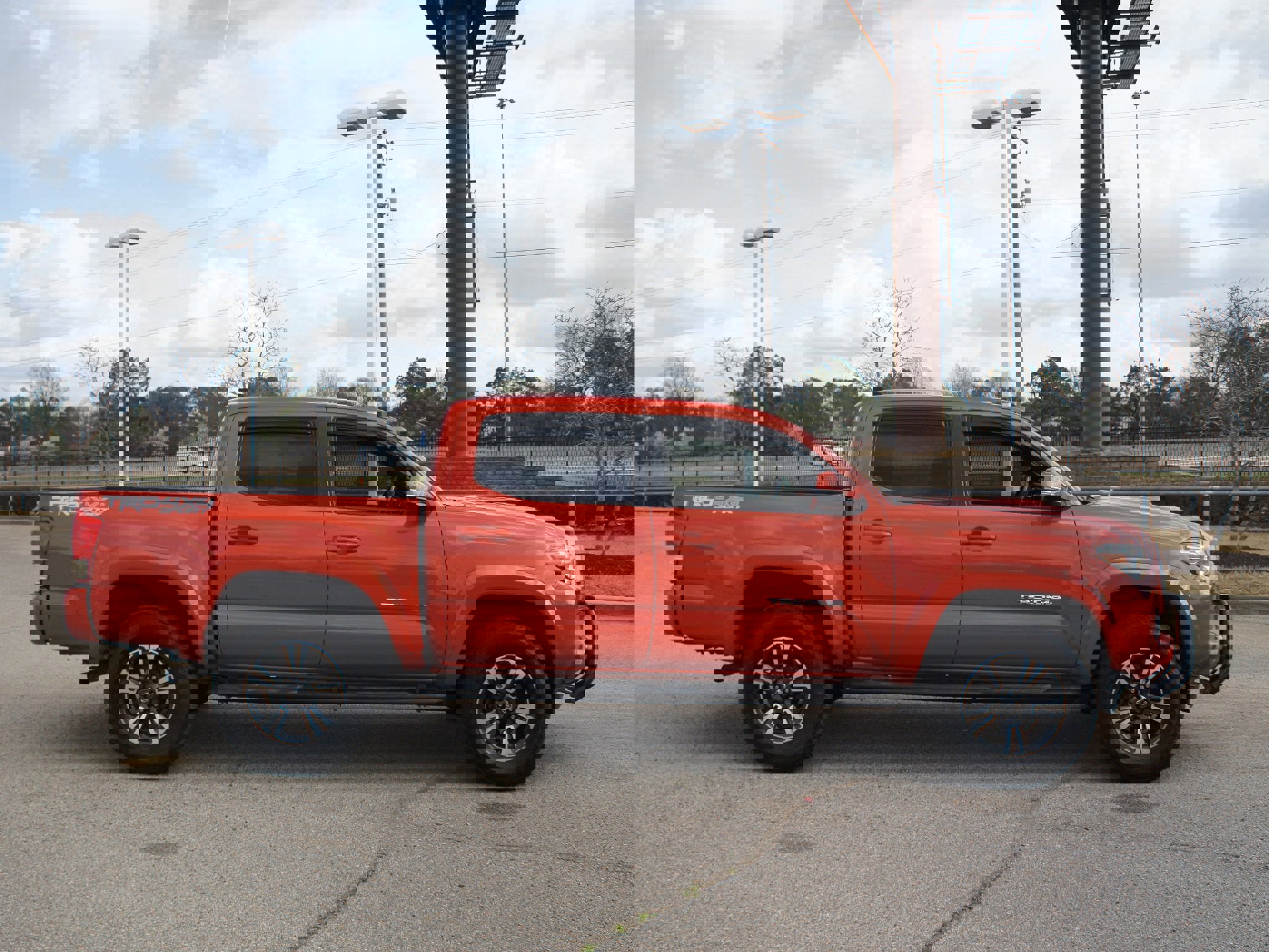 Used 2016 Toyota Tacoma TRD Sport w/ Towing Package image 20