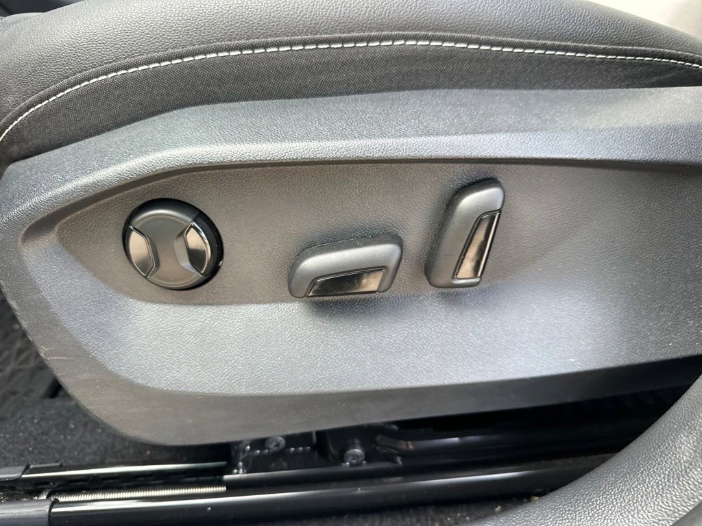 Used 2023 Volkswagen Taos SE w/ Black Wheel Package image 42