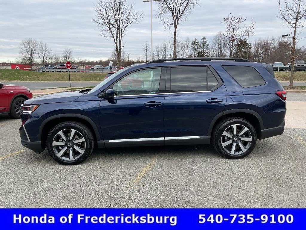 Used 2025 Honda Pilot Elite image 3