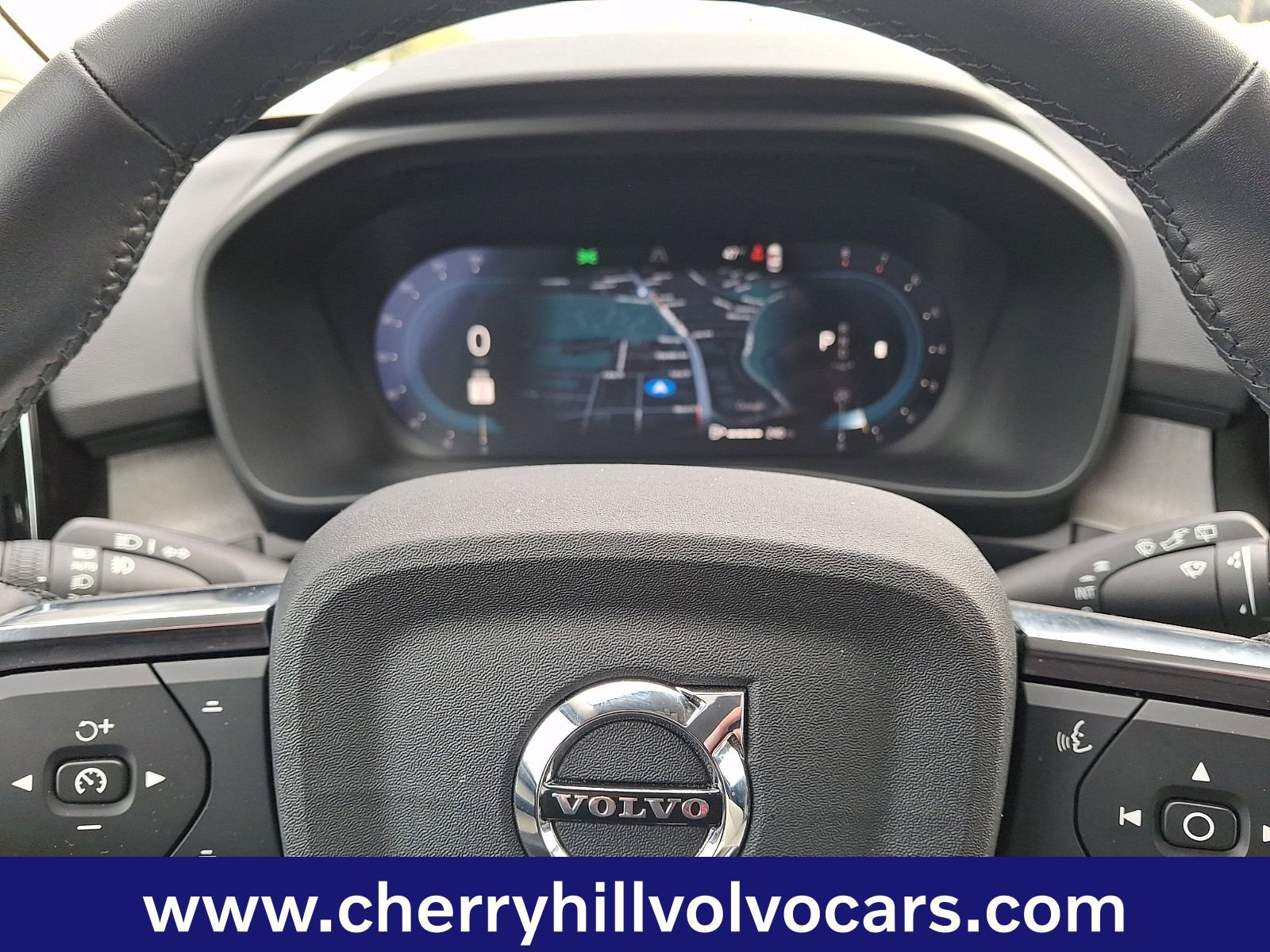 Certified 2025 Volvo XC40 B5 Ultra w/ Climate Package image 20