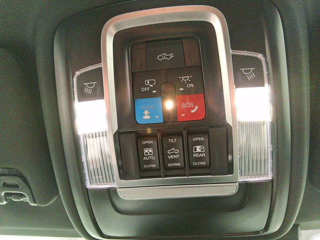 Used 2026 RAM 2500 Laramie AWD/4WD image 33