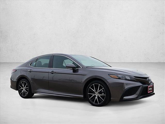 Used 2024 Toyota Camry SE w/ Cold Weather Package image 3