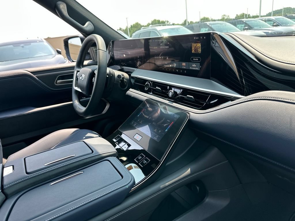 New 2027 INFINITI QX80 Sensory AWD/4WD image 16