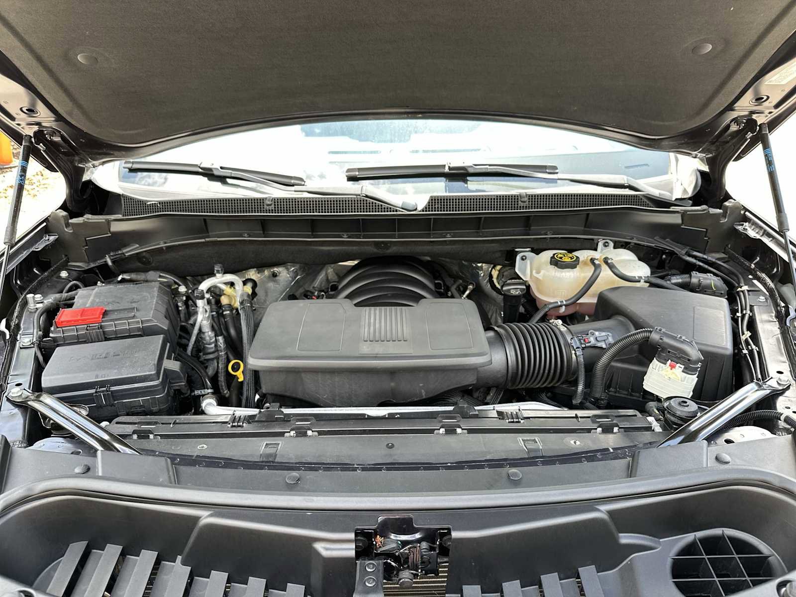 Certified 2024 Chevrolet Suburban LT RWD image 13