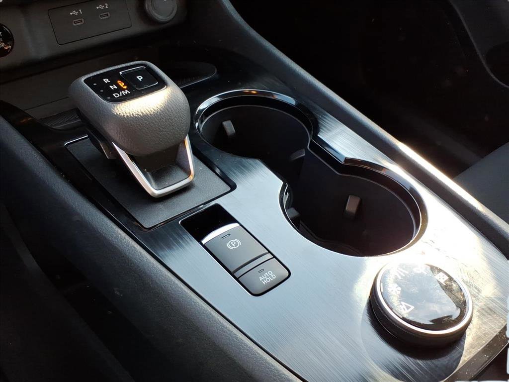 Used 2025 Nissan Rogue S image 16