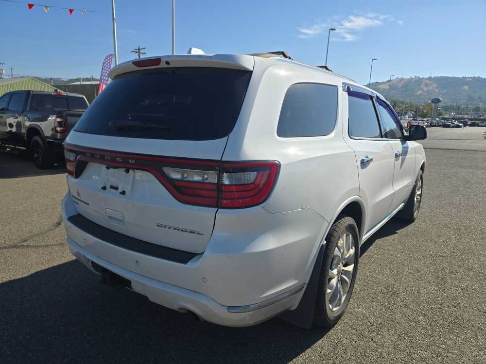 Used 2017 Dodge Durango Citadel w/ Technology Group AWD/4WD image 3