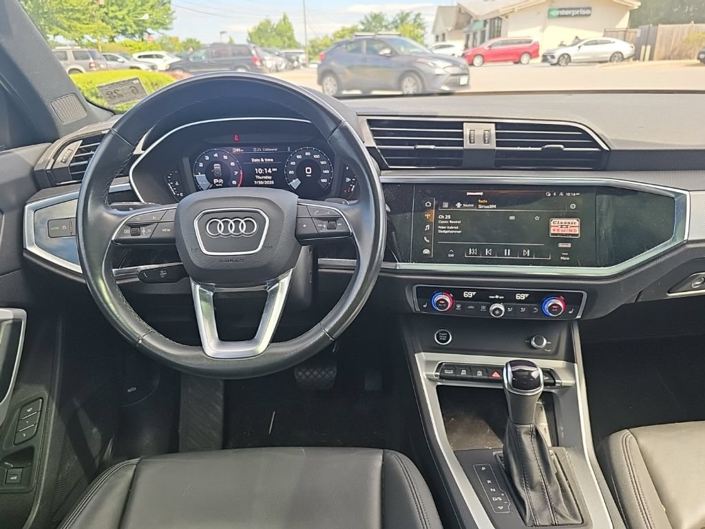 Certified 2023 Audi Q3 2.0T Premium w/ Convenience Package AWD/4WD image 2