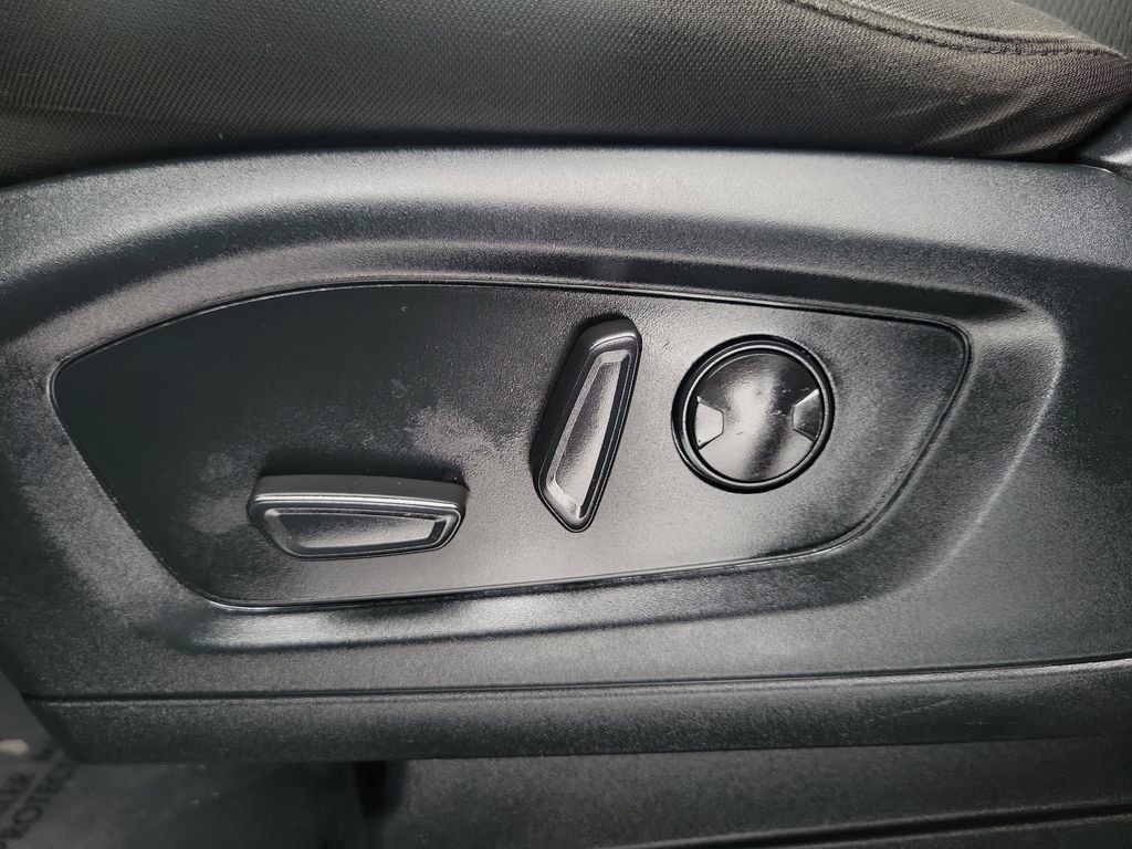 Used 2023 Ford Explorer XLT image 20