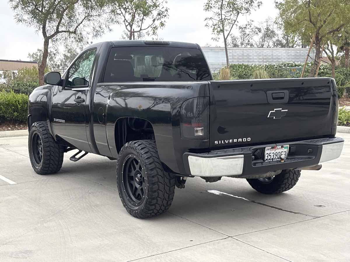 Used 2011 Chevrolet Silverado 1500 W/T w/ LS Package RWD image 4