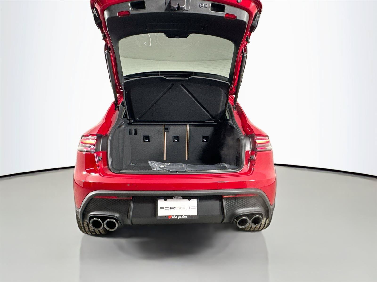 Certified 2026 Porsche Macan Turbo AWD/4WD image 36