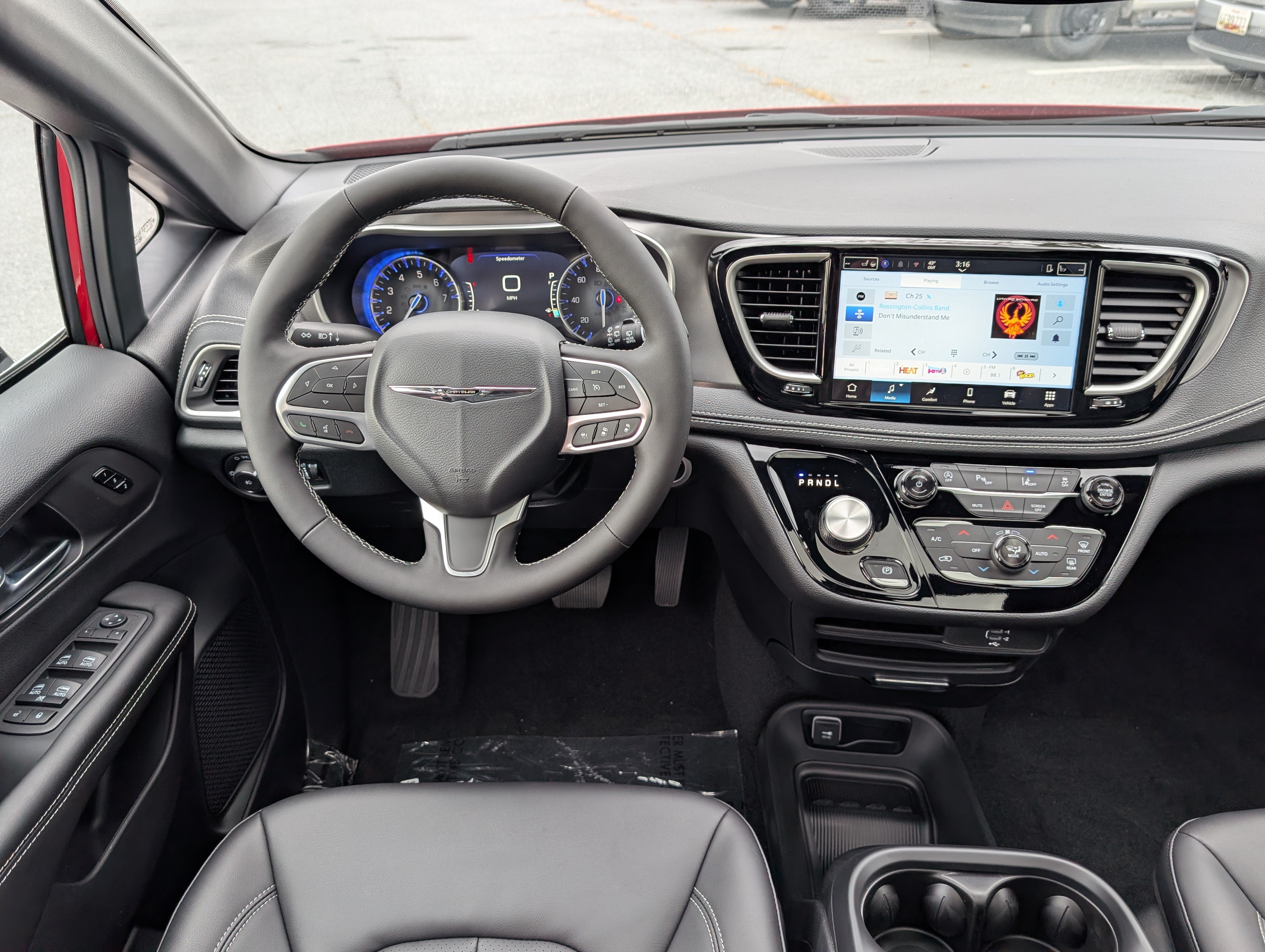 New 2026 Chrysler Pacifica Select AWD/4WD image 16