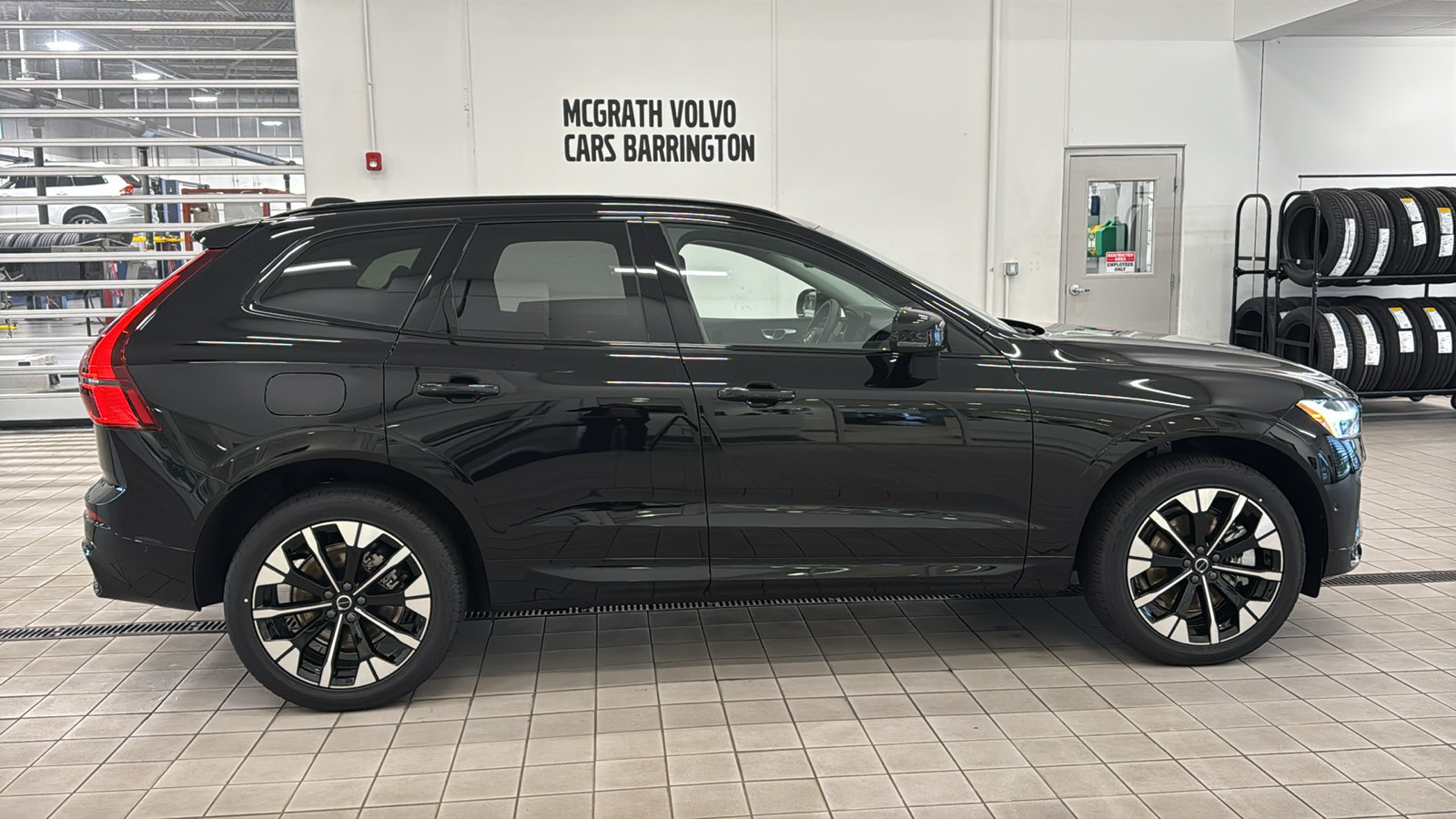 New 2026 Volvo XC60 T8 Plus w/ Protection Package Premier AWD/4WD image 4