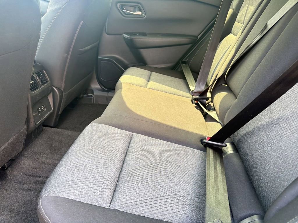 Used 2025 Nissan Rogue SV image 23