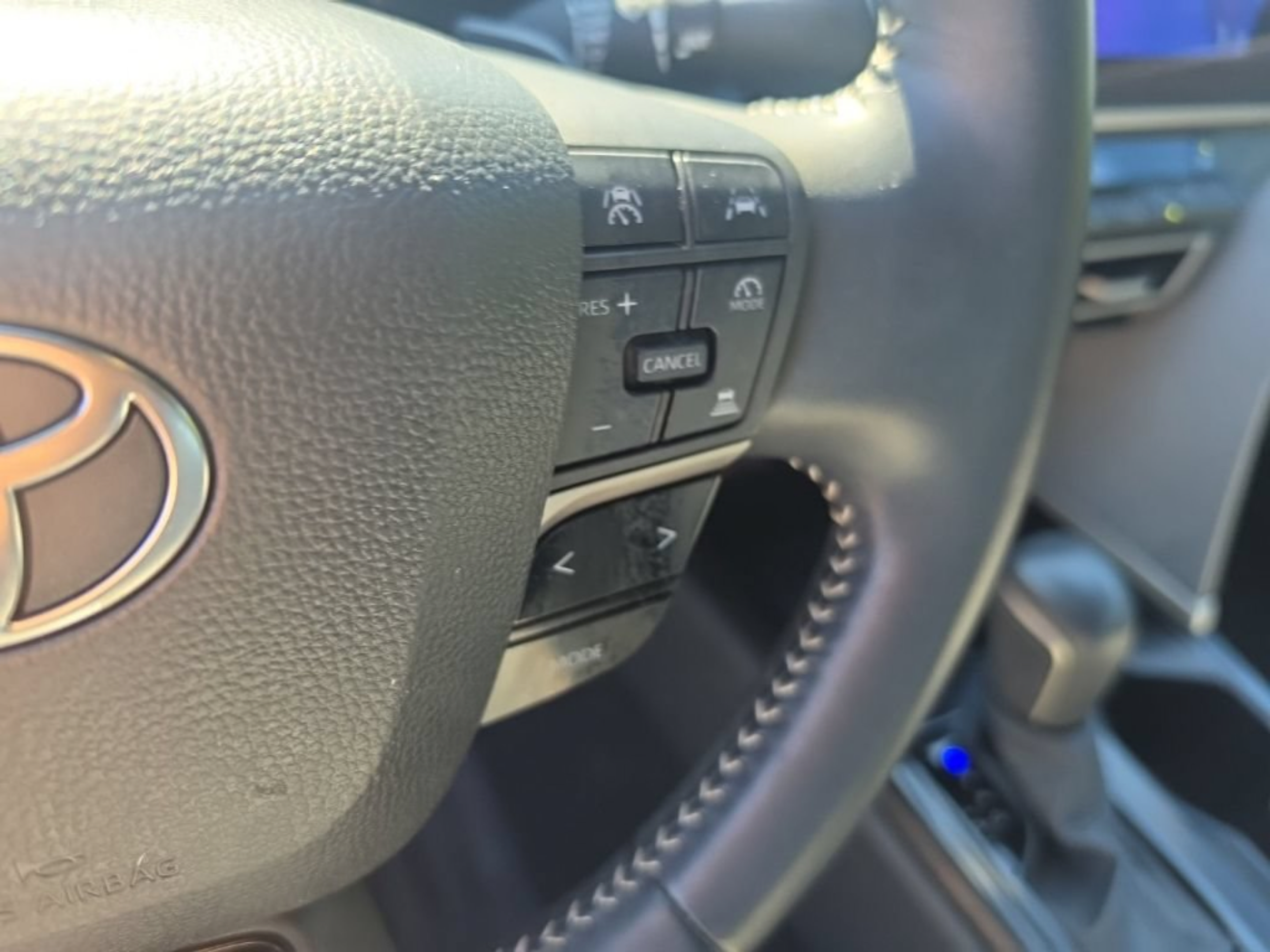 Used 2025 Toyota Camry SE FWD image 22