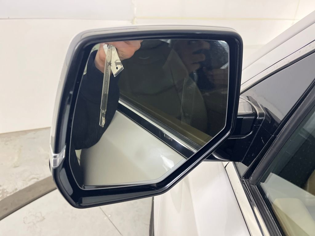 Used 2017 Cadillac Escalade Platinum image 42