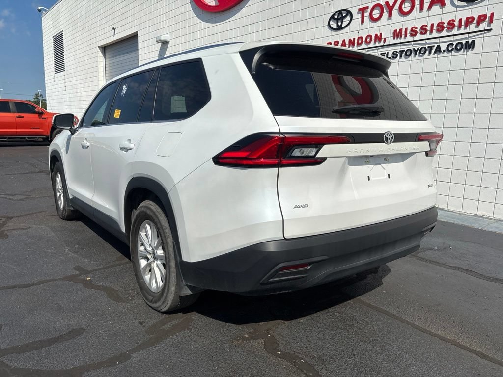Used 2024 Toyota Grand Highlander AWD image 6