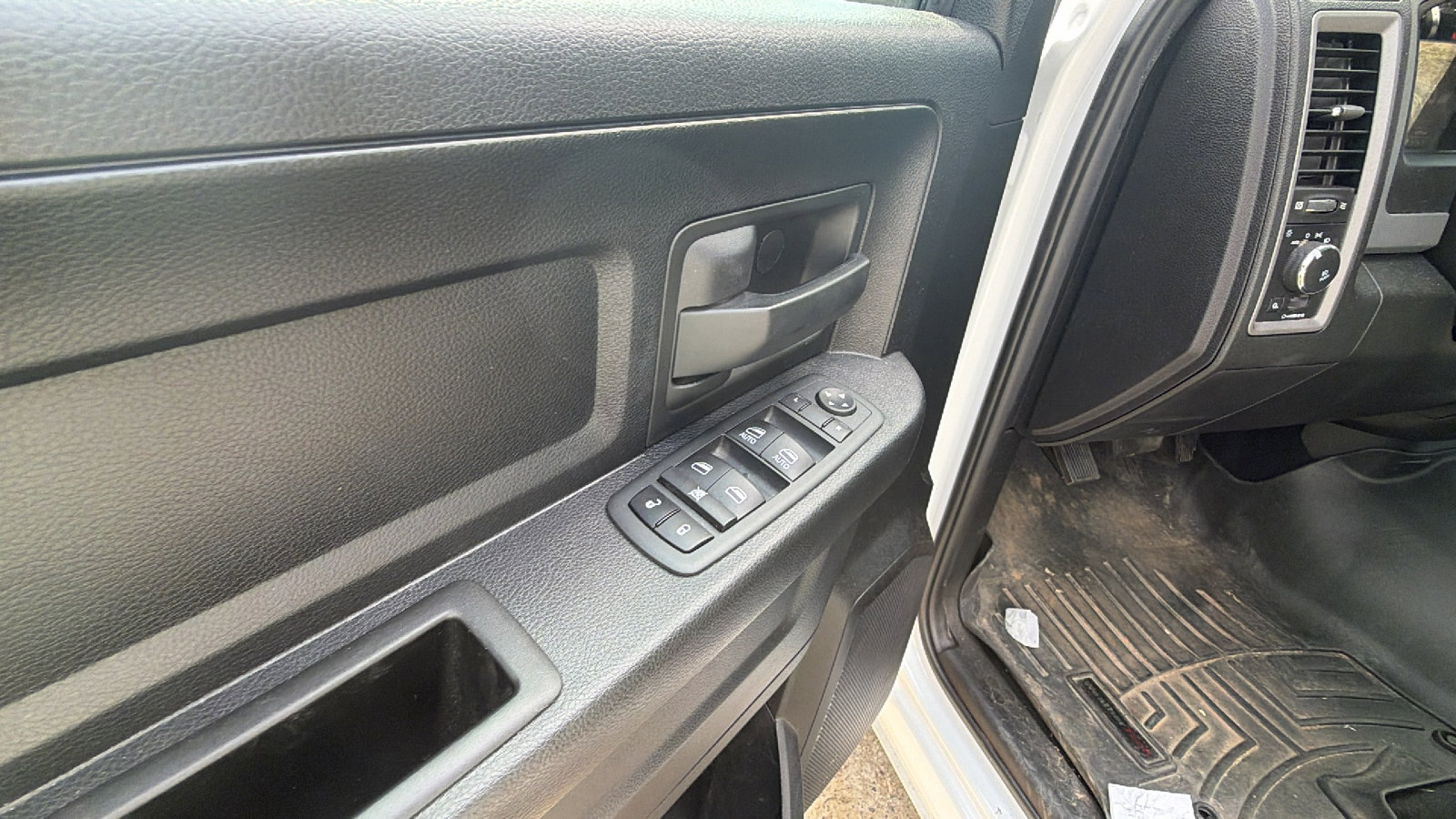 Used 2020 RAM 1500 Tradesman w/ Tradesman SXT Package image 15