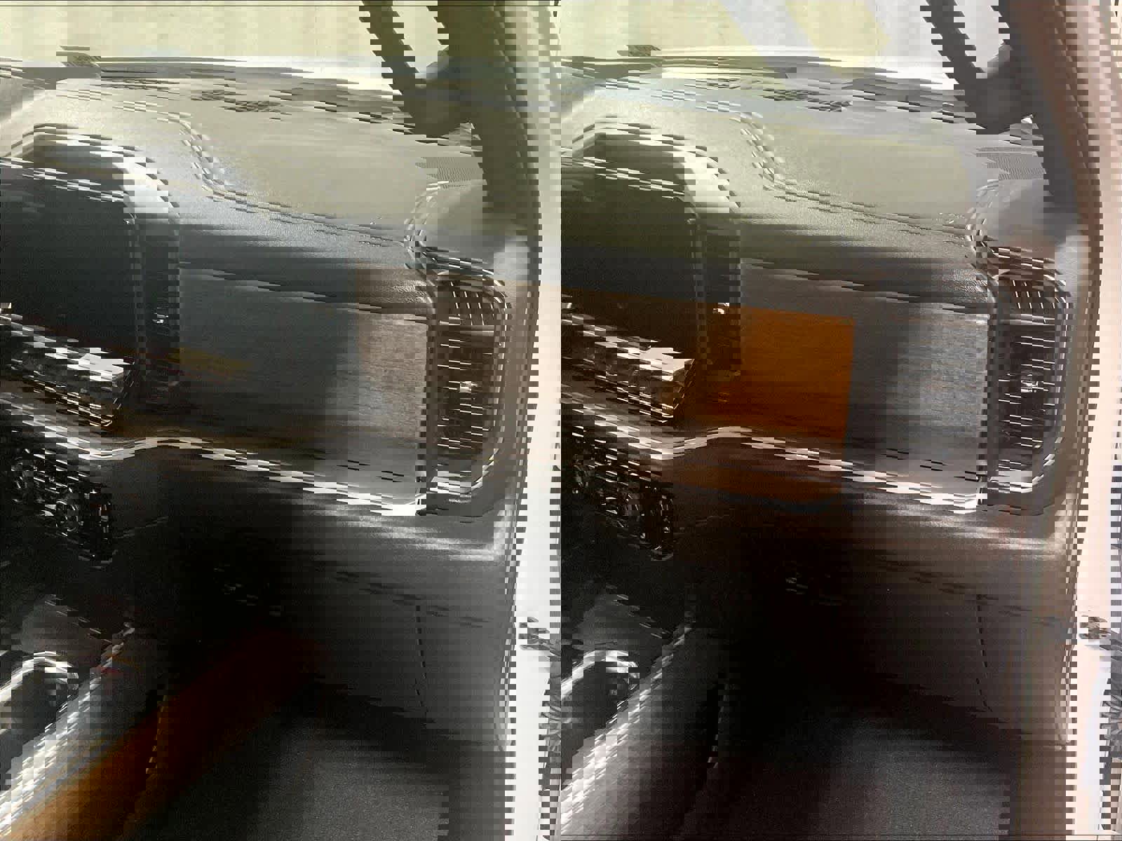 Used 2022 Chevrolet Silverado 1500 High Country w/ High Country Premium Package image 13