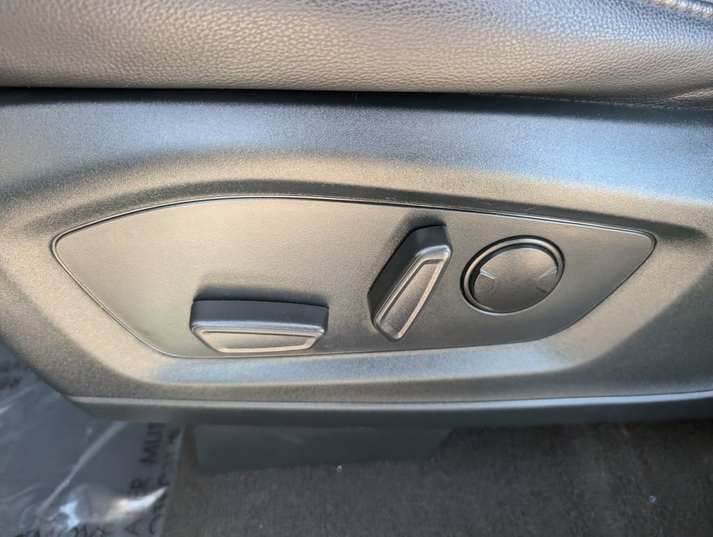 Used 2024 Ford Explorer Limited image 10