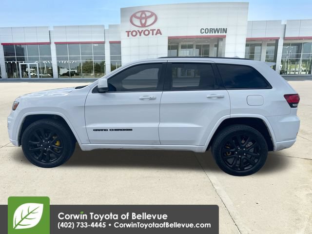Used 2019 Jeep Grand Cherokee Altitude AWD/4WD image 2