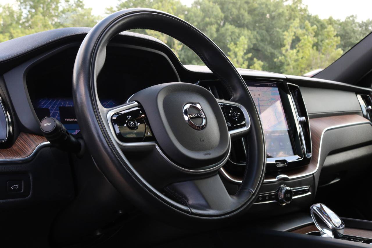 Used 2022 Volvo XC60 B5 Inscription w/ Climate Package AWD/4WD image 4