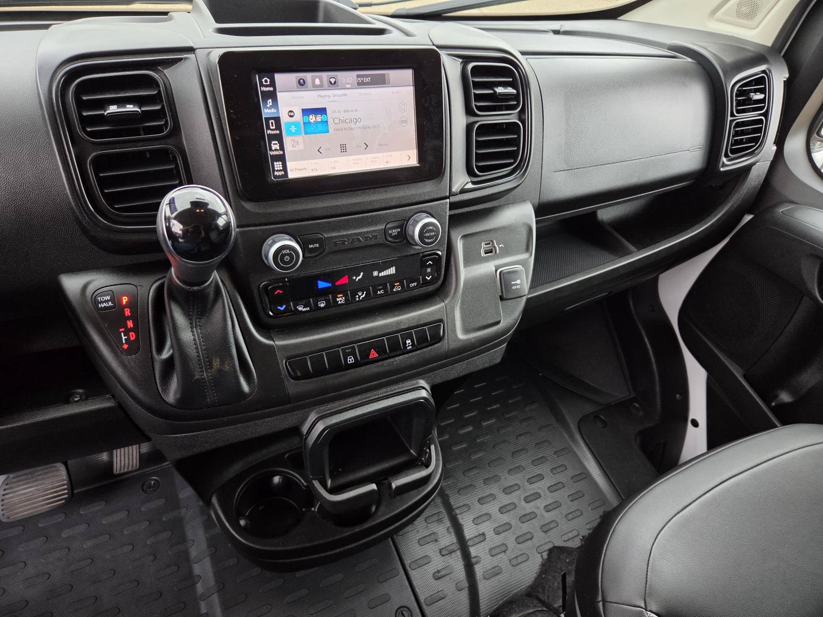 Used 2025 RAM ProMaster 2500 w/ Convenience Group FWD image 20