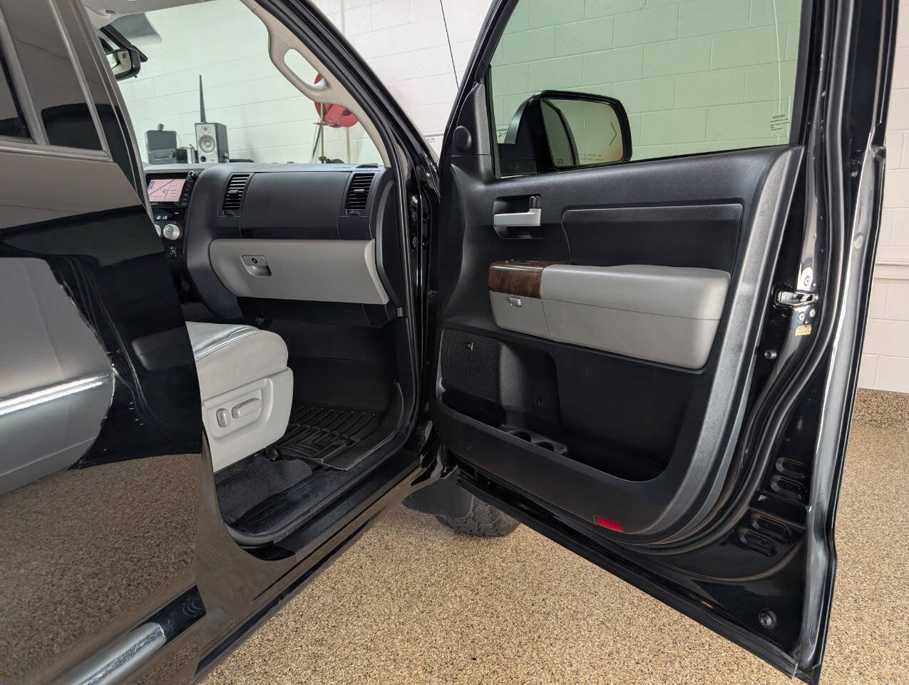 Used 2012 Toyota Tundra Limited AWD/4WD image 18