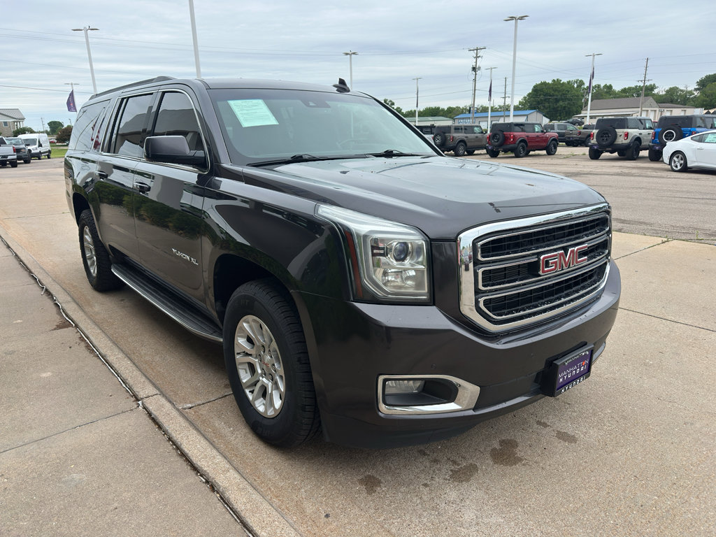 Used 2015 GMC Yukon XL SLT w/ HD Trailering Package AWD/4WD image 2