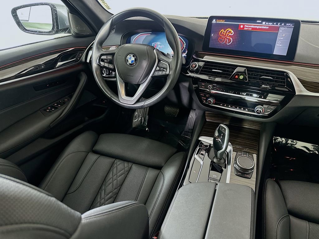 Used 2023 BMW 540i w/ Premium Package image 17