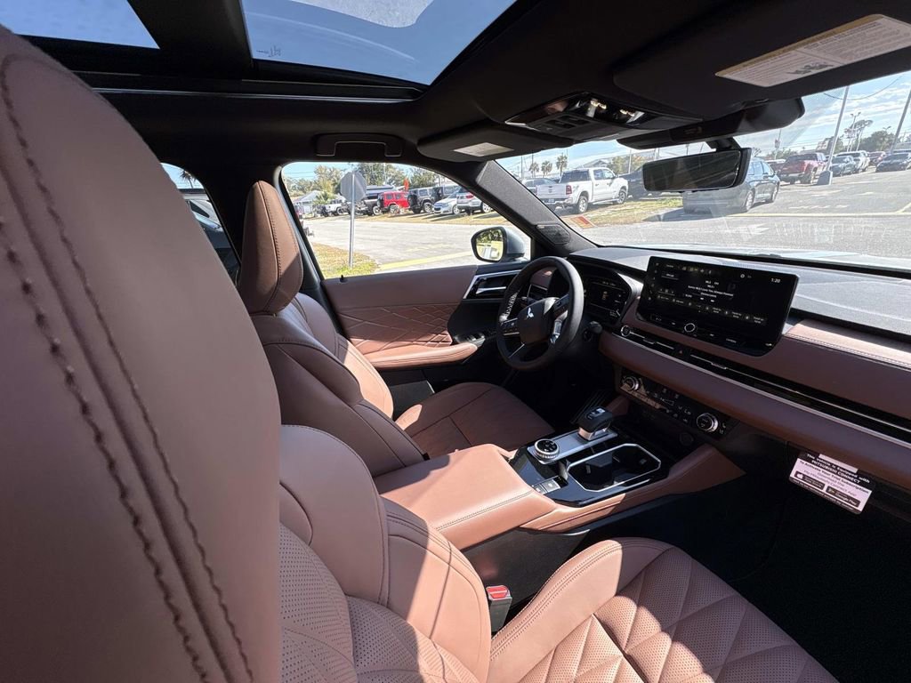 New 2026 Mitsubishi Outlander SEL image 18