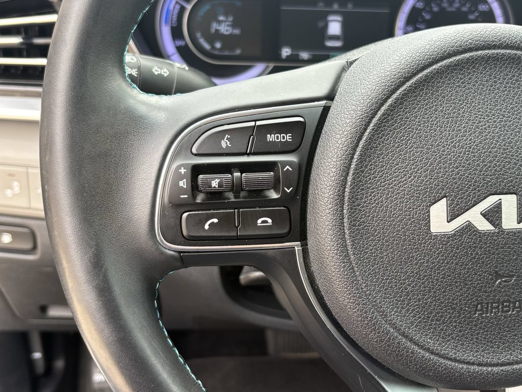 Certified 2022 Kia Niro LXS FWD image 16