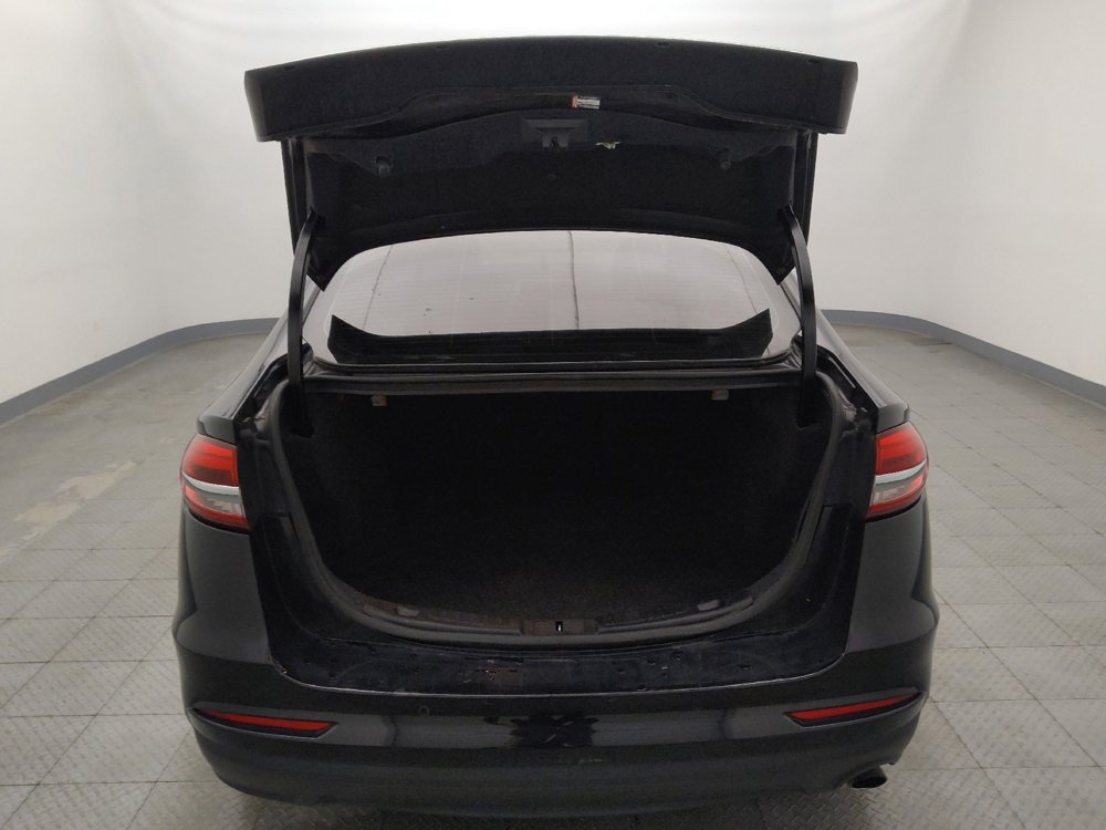 Used 2020 Ford Fusion SE FWD image 29
