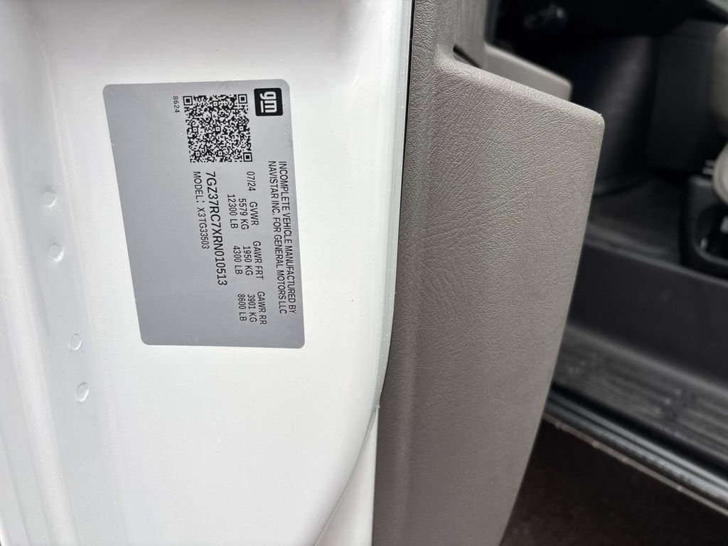 Used 2024 GMC Savana 3500 w/ Power Convenience Package RWD image 21