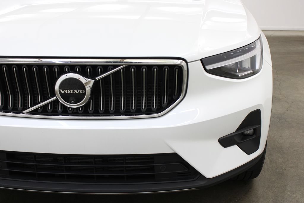 Used 2024 Volvo XC40 B5 Plus w/ Protection Package AWD/4WD image 8