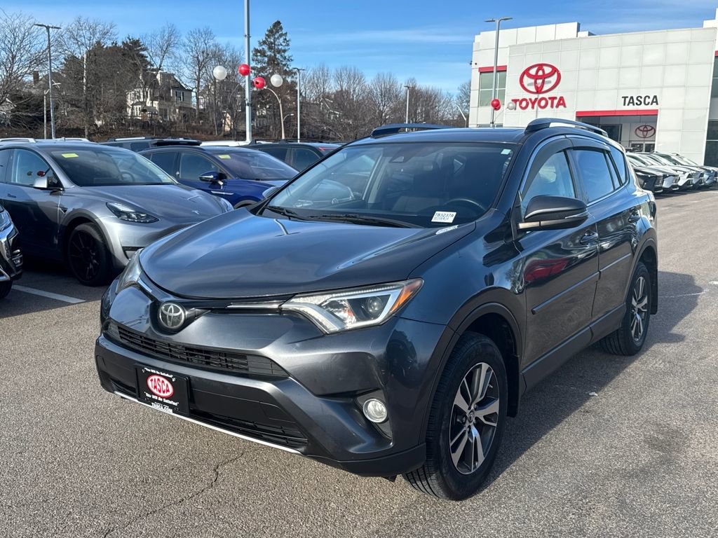 Used 2018 Toyota RAV4 XLE image 3