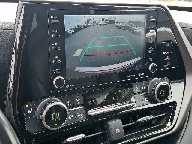 Used 2022 Toyota Highlander XLE AWD/4WD image 13