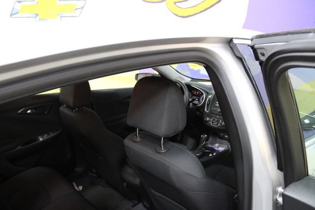 Used 2018 Chevrolet Malibu LS FWD image 10