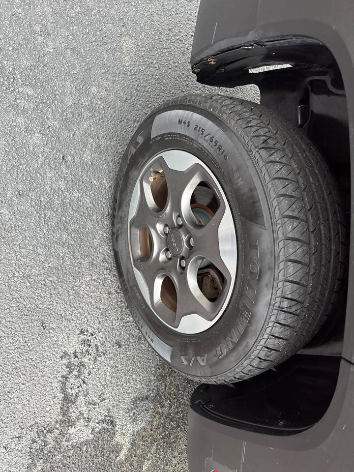 Used 2017 Jeep Renegade Sport w/ Power & Air Group image 23