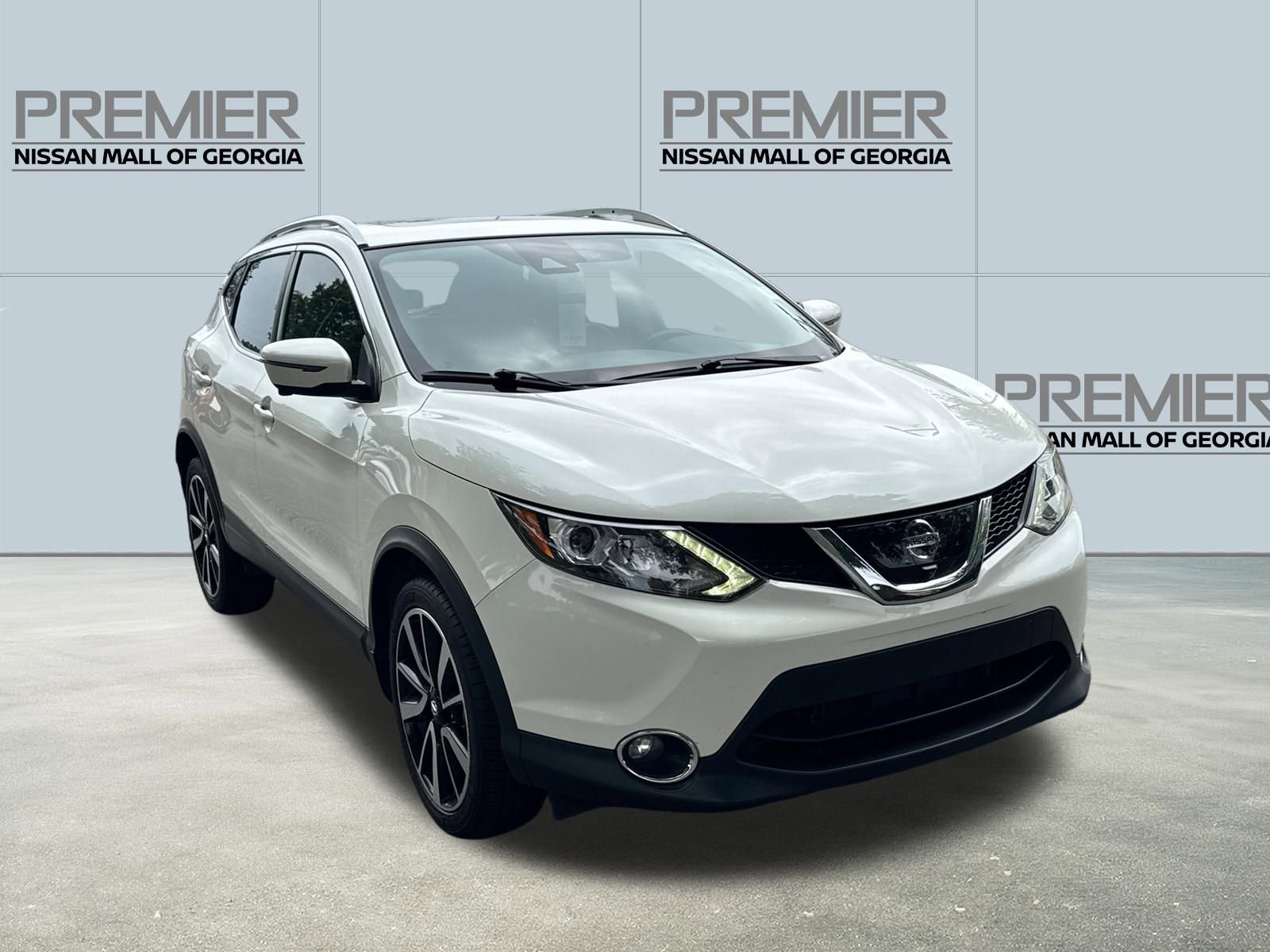 Used 2017 Nissan Rogue Sport SL w/ SL Premium Package FWD image 3